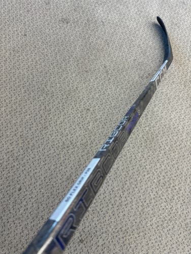CCM Trigger 8 50 flex P28 curve right hand stick