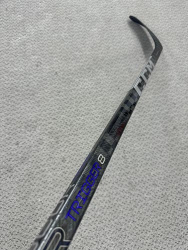 CCM Trigger 8 80 flex P28 curve right hand stick