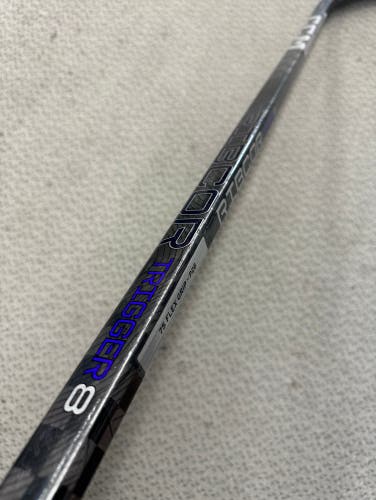 CCM Trigger 8 75 flex P28 curve left hand stick