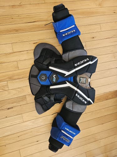 Medium Vaughn Velocity V9 Goalie Chest Protector