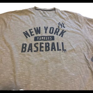 NY Yankees T-shirt New With Tags