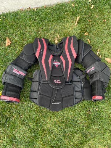 Used Large/Extra Large Vaughn Ventus LT98 Goalie Chest Protector Pro Stock