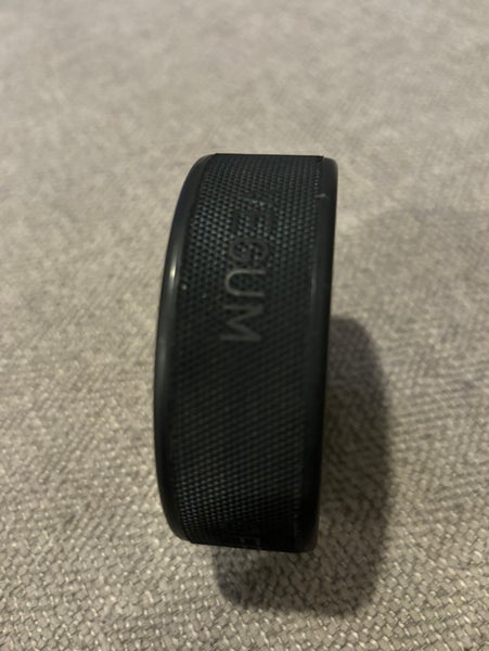 New York Islanders NHL Hockey Puck