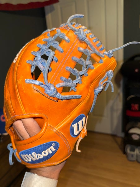 Used Right Hand Throw 11.5" A2000 1789 Baseball Glove