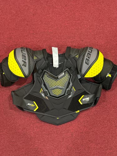 New Bauer Ultrasonic Senior XL Shoulder Pads Item#PSMHX