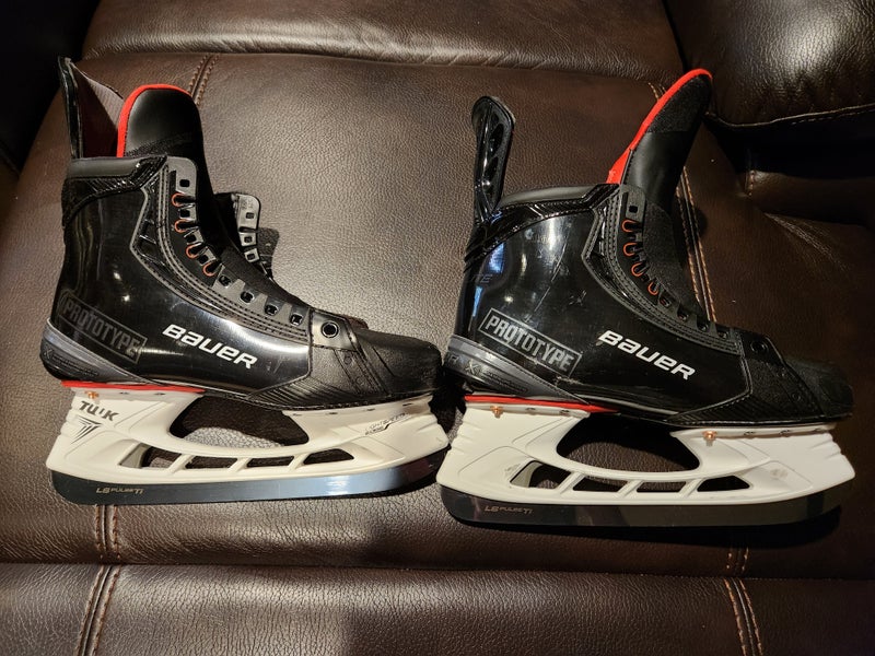 Like New Bauer 10.0 Vapor Hyperlite Hockey Skates