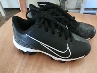 Youth Nike Football Cleats, Size 1Y