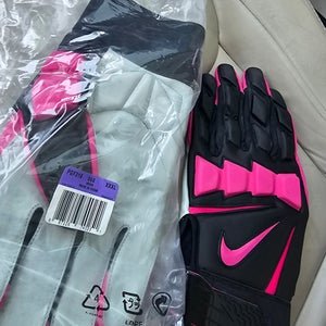 Black Adult Nike D-TACK 6.0 Gloves