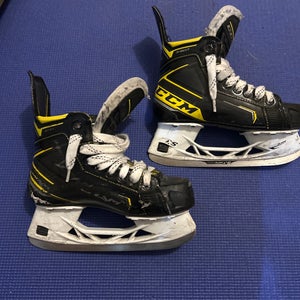 CCM Super Tacks 9380 Hockey Skates Size 4