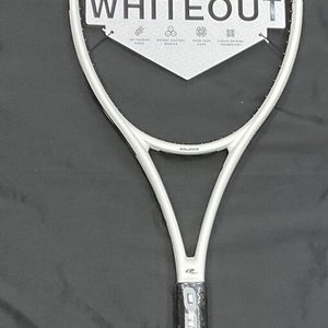 Solinco whiteout 290 grip Size 4 1/4”