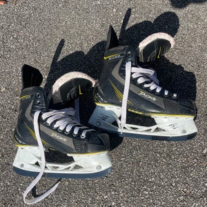 CCM Tack 6052 Skates (Sz. 5)
