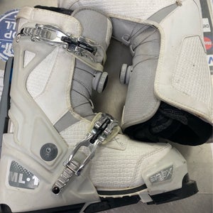 ski or snowboard APEX ML-1 Women's downhill Ski Boots 240 24 size 6 US