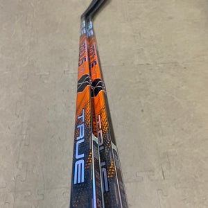 New Senior True Right Hand TC2.5 Hzrdus 7X Hockey Stick - 2 Pack