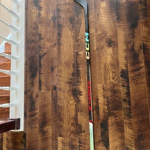 New CCM Left Hand SENIOR 65 Flex P29 Pro Stock JetSpeed FT7 Hockey Stick
