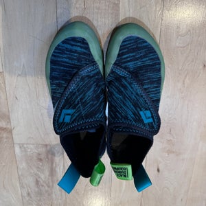Black Diamond Momentum Climbing Shoes - Kids size 3