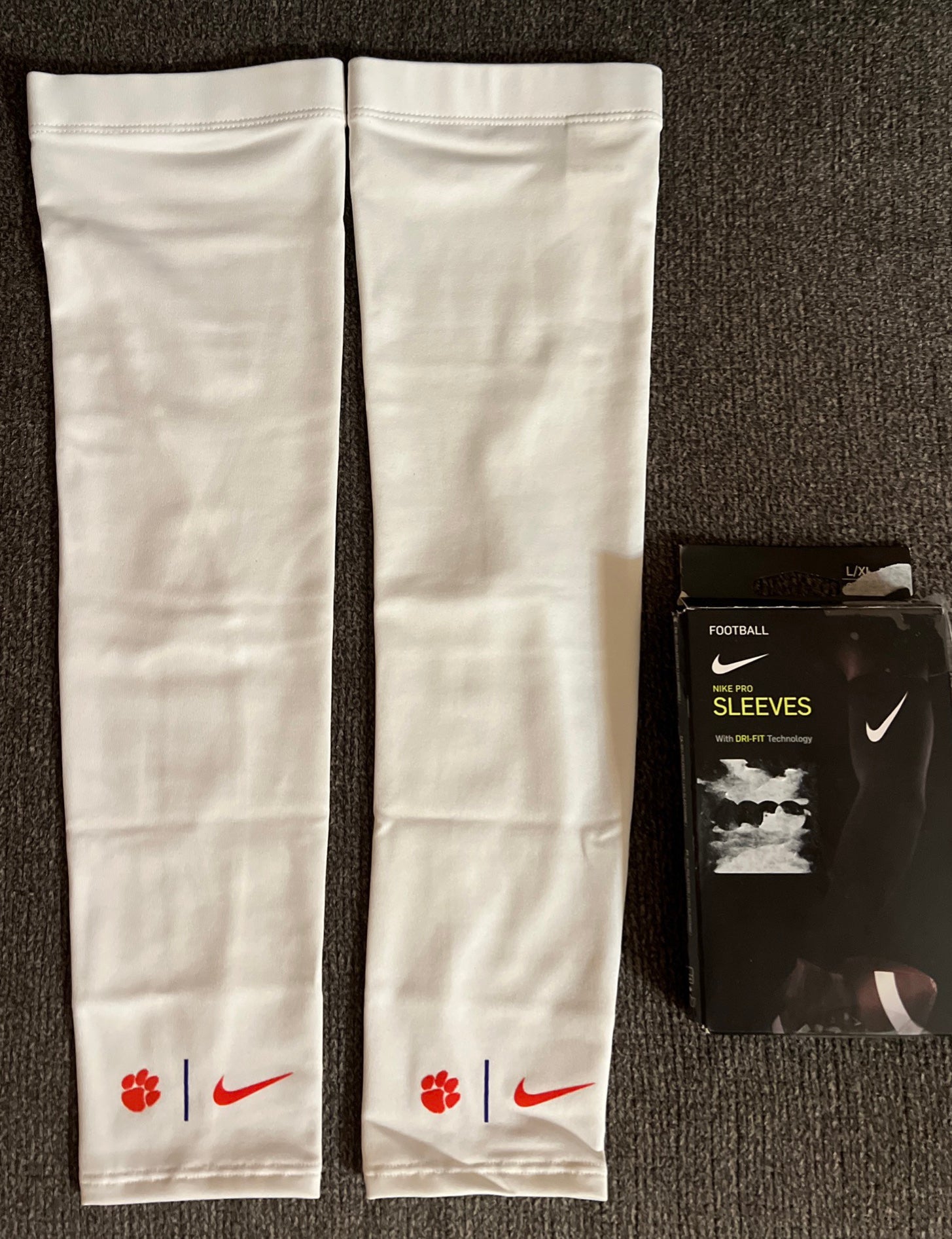 white nike arm sleeve football
