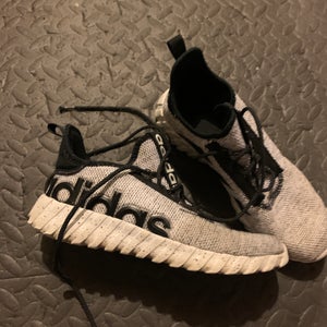 Gray Used Size 6.5 (Women's 7.5) Adult Men's Adidas Shoes