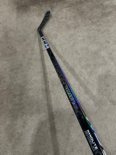 P28 70 Flex New Senior CCM Right Handed P28 Trigger 9 Pro Hockey Stick