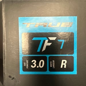 New Junior True Regular Width Size 3 TF7 Hockey Skates