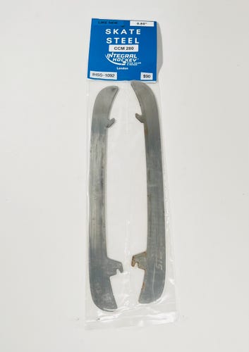 2-Set Bundle: Like-New CCM Step steel 280 mm (Size 9 / 9.5)