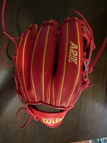 Used Infield 11.5" A2000 Baseball Glove