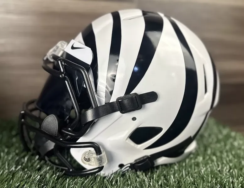 CUSTOM CINCINNATI BENGALS WHITE ALTERNATE Riddell Speed FULL SIZE HELMET