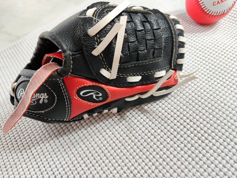 Used Rawlings Baseball Glove 8.5" plus a ball
