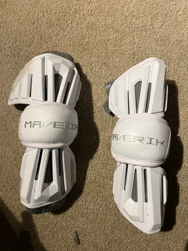 New Adult Maverik Max Arm Pads