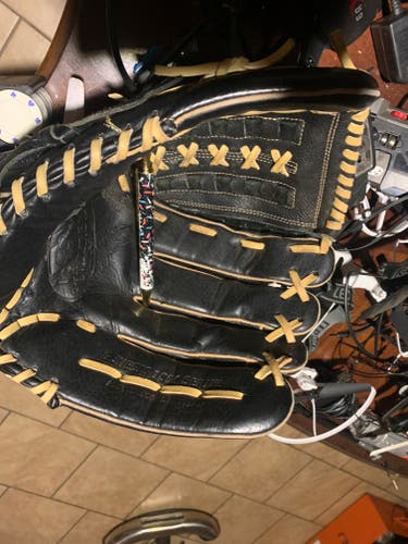 Used Louisville Slugger Right Hand Throw Genesis 1884 Baseball Glove 14"