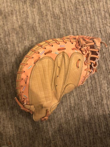 Aria Gloves Pink Ice Cream Catchers mitt