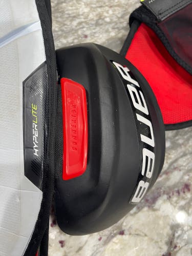 Used Senior Bauer Vapor HyperLite Shoulder Pads