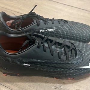 Size 6.5 Men’s Nike Phantom GX Academy FG/MG Black Soccer Cleats