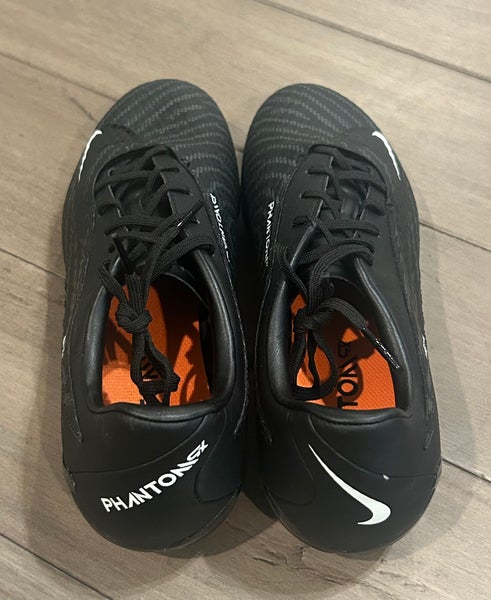Size 6.5 Men’s Nike Phantom GX Academy FG/MG Black Soccer Cleats