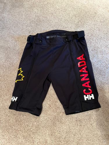 Team Canada Helly Hansen Training Shorts XL