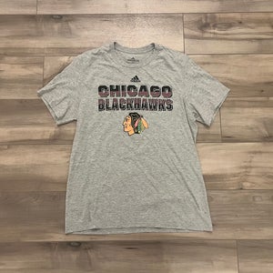 CHI Blackhawks Team Issued Warm-up Shirt (Large)