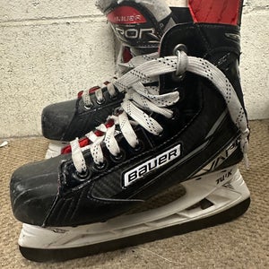 Used Junior Bauer  Size 4.5 Vapor X Select Hockey Skates