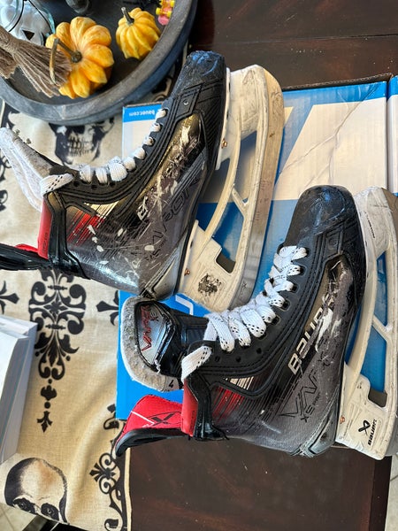 Used Intermediate Bauer Size 4 Vapor X5 Pro Hockey Skates