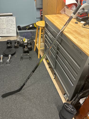 Used Bauer Right Handed P92 Pro Stock Vapor Hyperlite 2 Hockey Stick