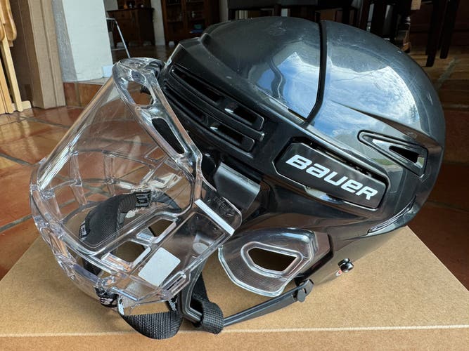 **Bauer reakt 75s hockey helmet** Youth Small