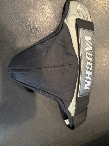 Used youth Vaughn 7200 goalie Jock