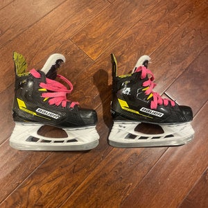 Used Junior Bauer Regular Width  Size 3 Supreme M3 Hockey Skates