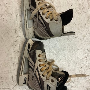 Used Youth Reebok Hockey Skates