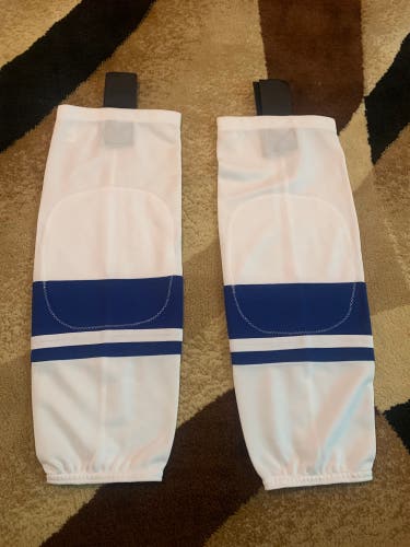 White Hockey socks with Blue Stripe 20-22” Youth (NEW)