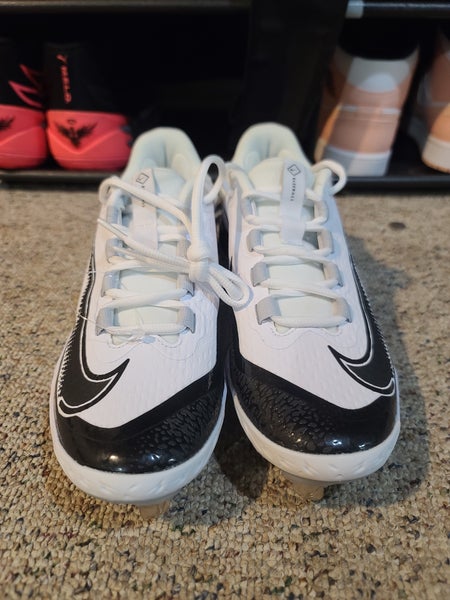 White New Size 7.0 (Women's 8.0) Adult Men's Nike Low Top Metal