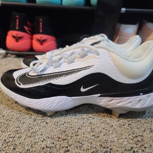 White New Size 11.5 (Women's 12.5) Adult Men's Nike Low Top Metal