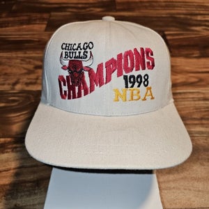 Vintage Chicago Bulls 1998 NBA Champions Sports Hat White Vtg Strapback Hat Cap