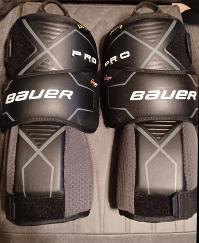 Used Bauer Pro Knee Pads Guards (Intermediate)