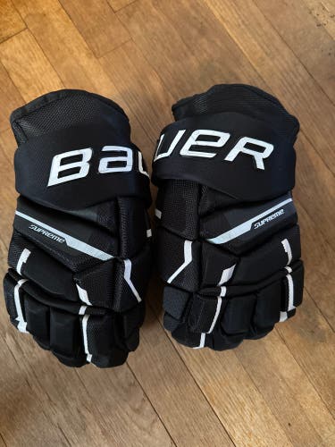 Bauer 14"  Supreme Mach Gloves, New Without Tags