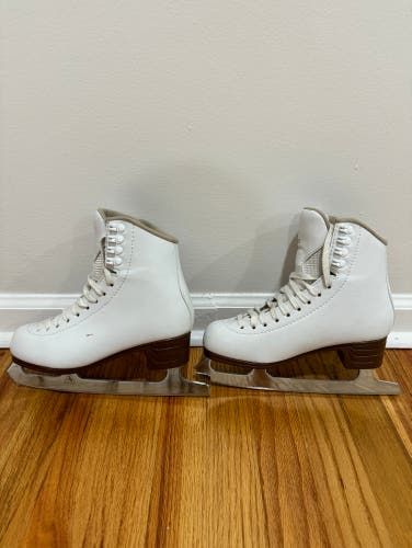 Used  C Adult 4.5 Figure Skates
