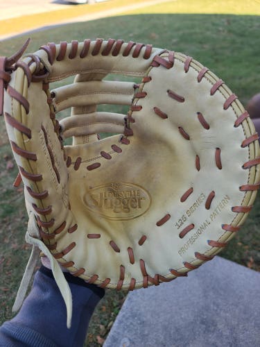 Used Louisville Slugger Right Hand Throw First Base 125 Series Baseball Glove 13"